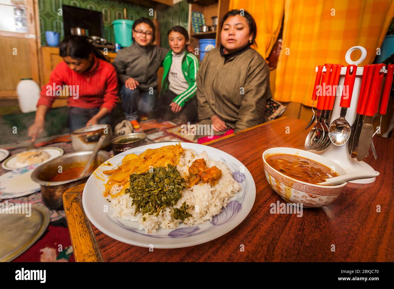 Inde, Jammu-et-Cachemire, Ladakh, Leh, Losar, célébration du nouvel an tibétain, accueil et dîner en famille, altitude 3500 mètres Banque D'Images