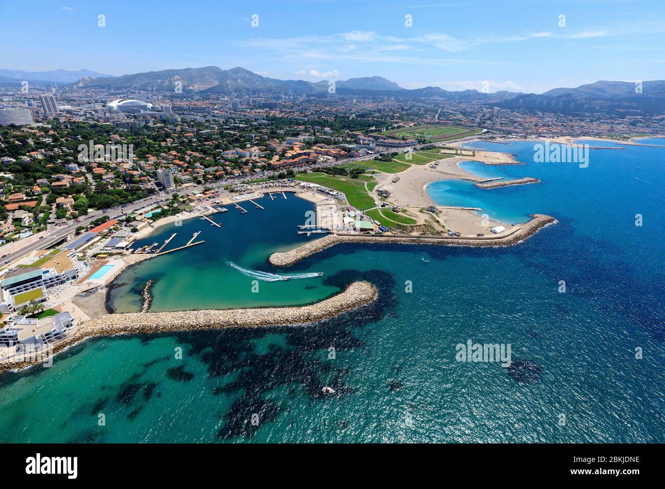 France, Bouches du Rhône, Marseille, 8ème arrondissement, quartier la  Plage, base nautique de Roucas Blanc (vue aérienne Photo Stock - Alamy