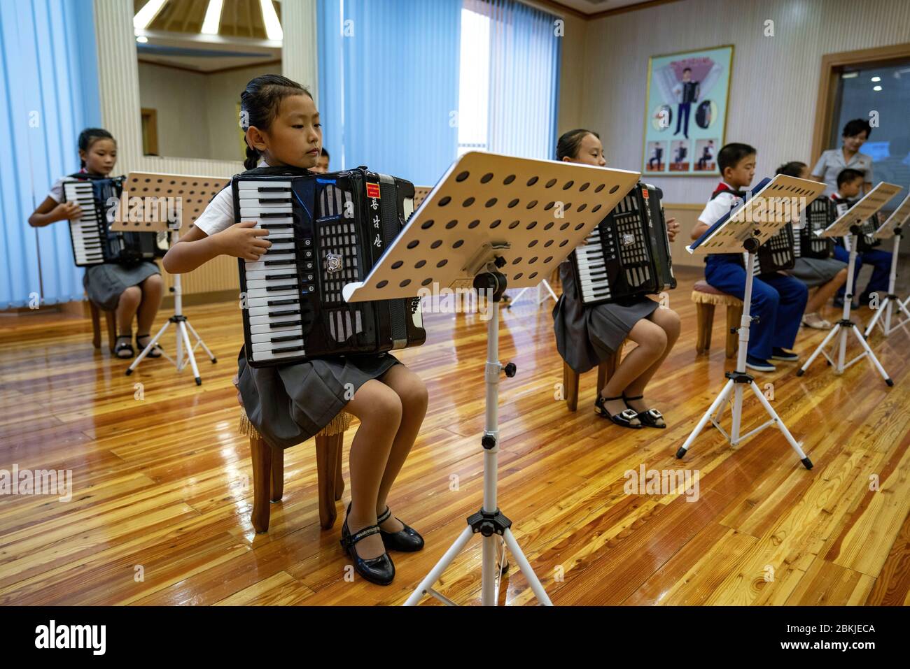 Corée du Nord, Pyongyang, Palais des Schoolenfantsens de Mangyongdae, classe musicale Banque D'Images