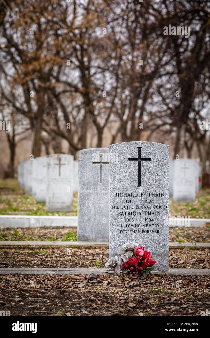 Pierres angulaires militaires dans le domaine de l'honneur, énergie du cimetière Brookside, Winnipeg (Manitoba), Canada. Banque D'Images