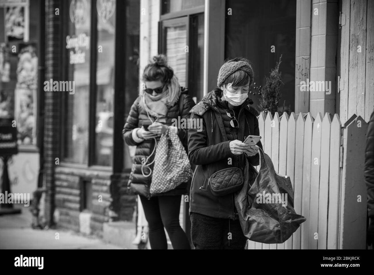 TORONTO, ONTARIO, CANADA - LE 5 MAI 2020 : VILLE DE TORONTO PENDANT LA PANDÉMIE COVID-19. Banque D'Images