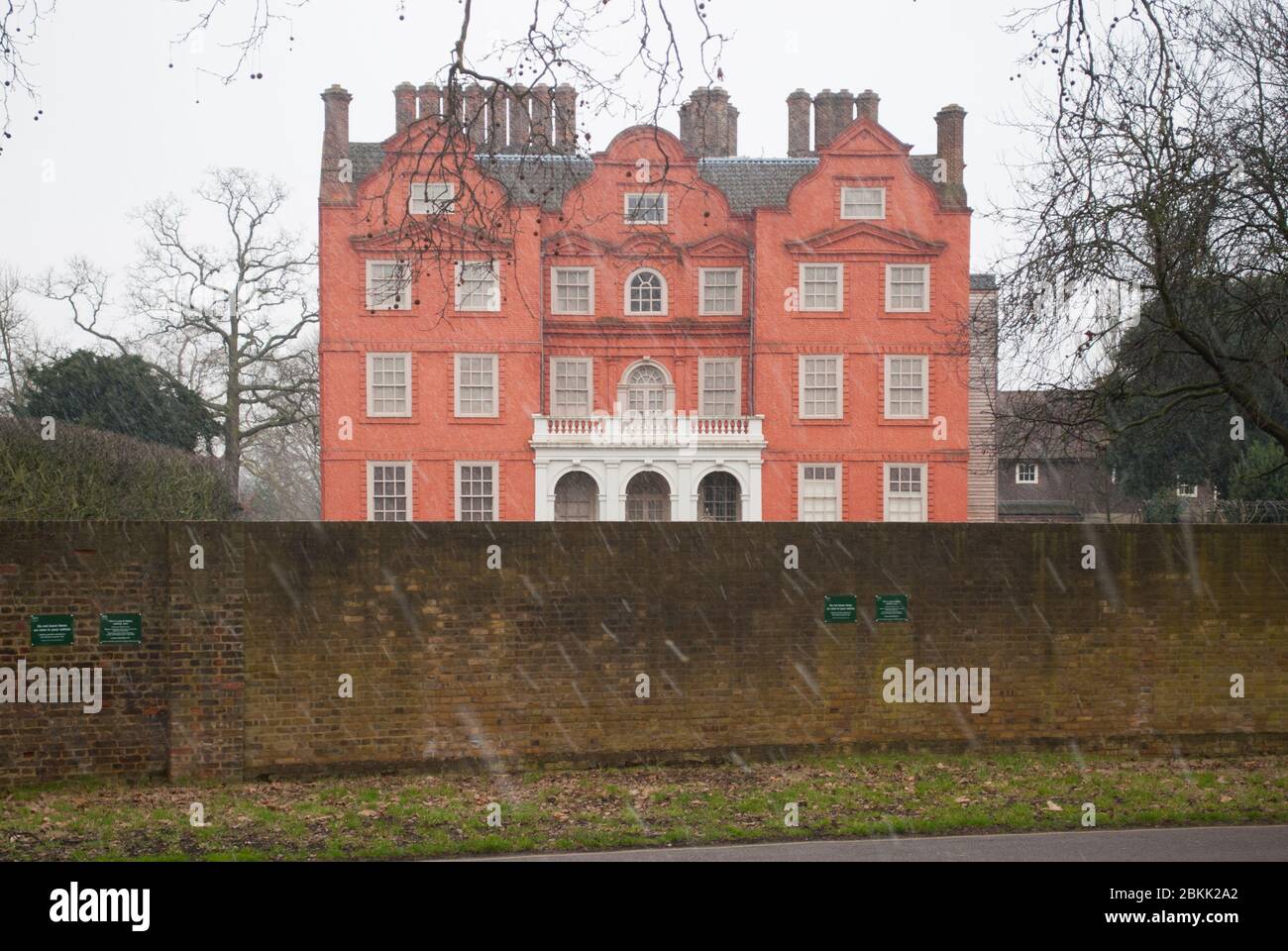 Chemin de la Tamise du Kew Palace Teddington à Kew, Richmond, Londres Banque D'Images