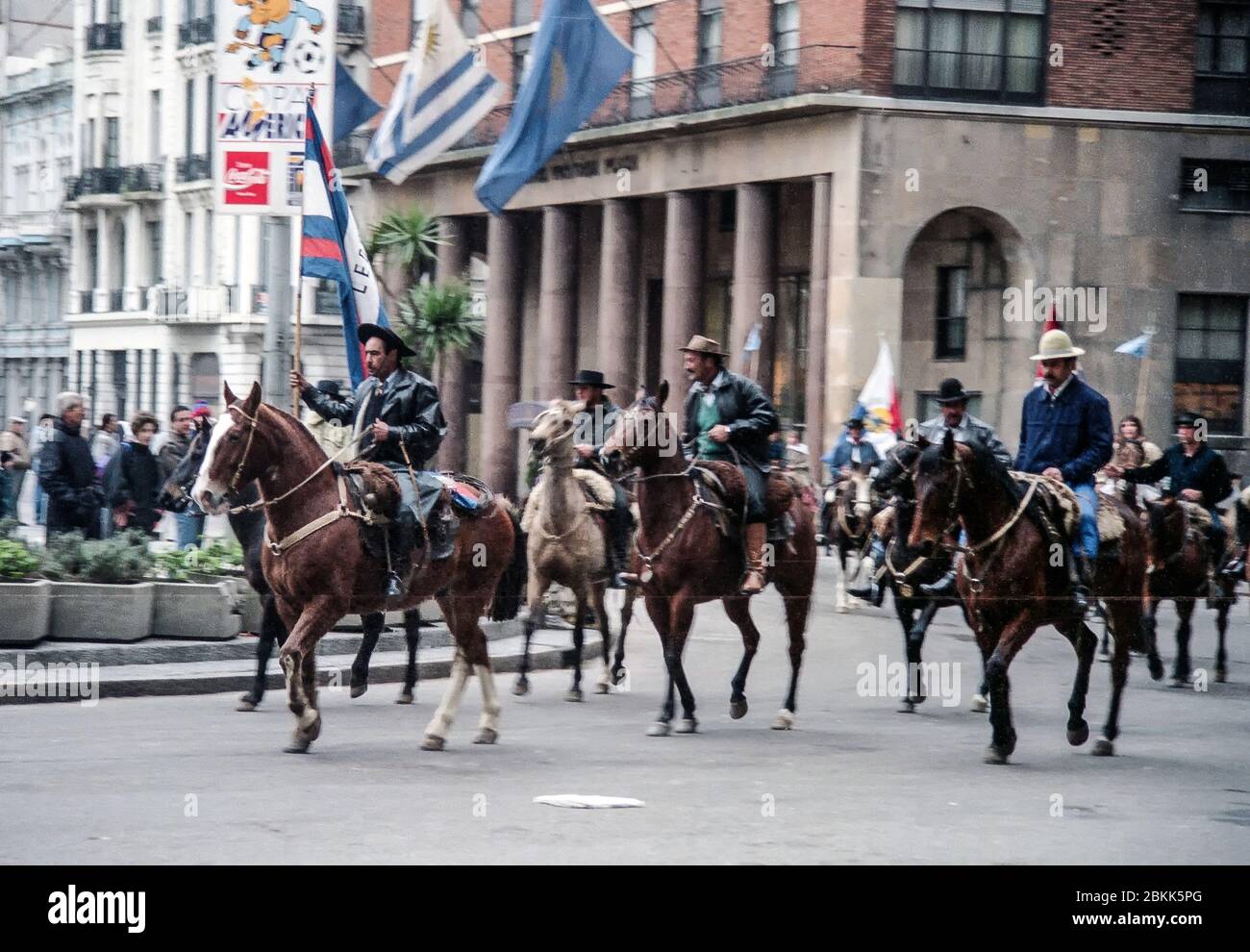 Cowboys en ville Banque D'Images