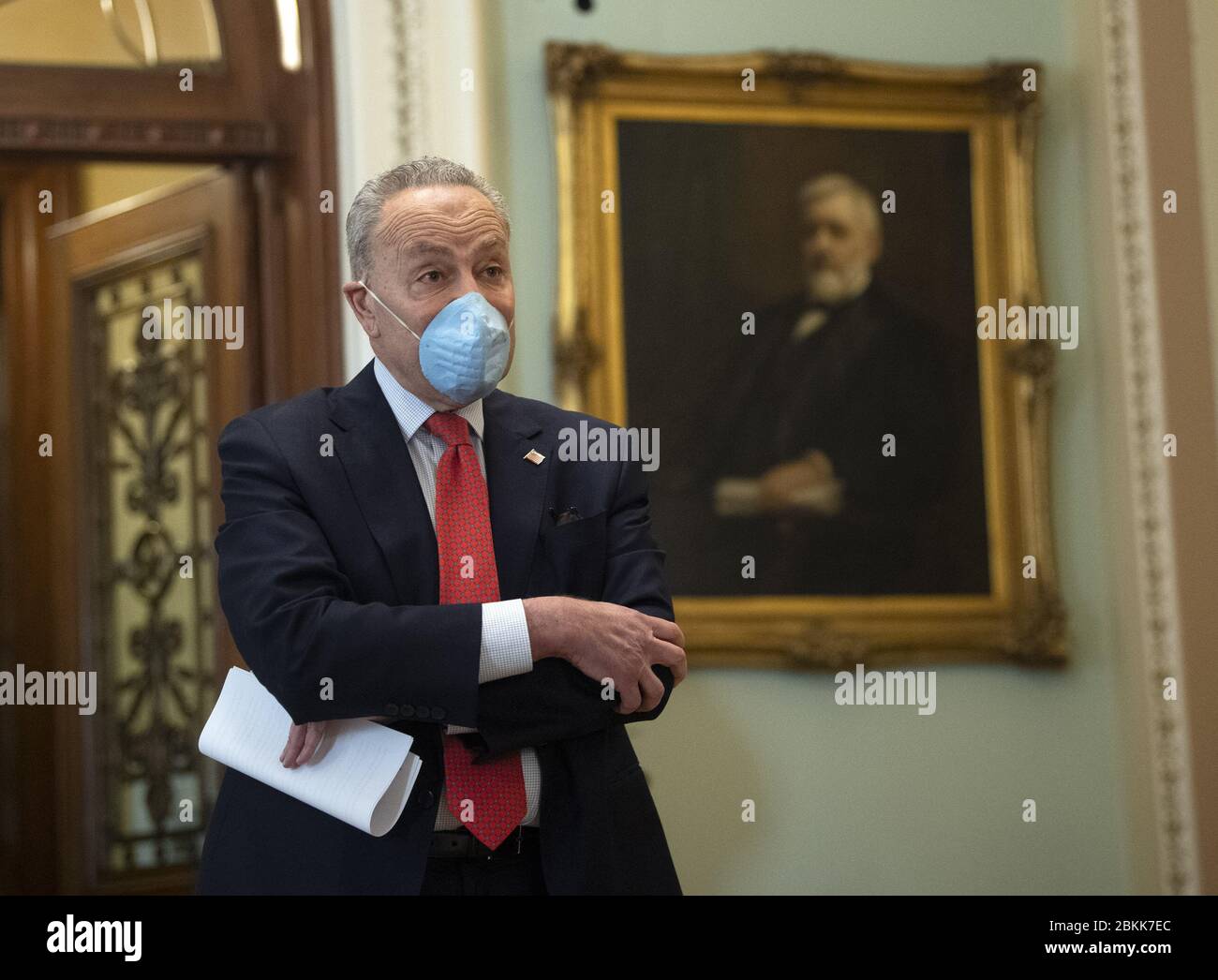 Washington, États-Unis. 04 mai 2020. Charles Schumer, leader minoritaire du Sénat, D-NY, s'entretient avec les journalistes le Sénat se réunit à la suite d'un retrait prolongé en raison de la pandémie de Coronavirus, sur Capitol Hill à Washington, DC, le lundi 4 mai 2020. Photo de Kevin Dietsch/UPI crédit: UPI/Alay Live News Banque D'Images