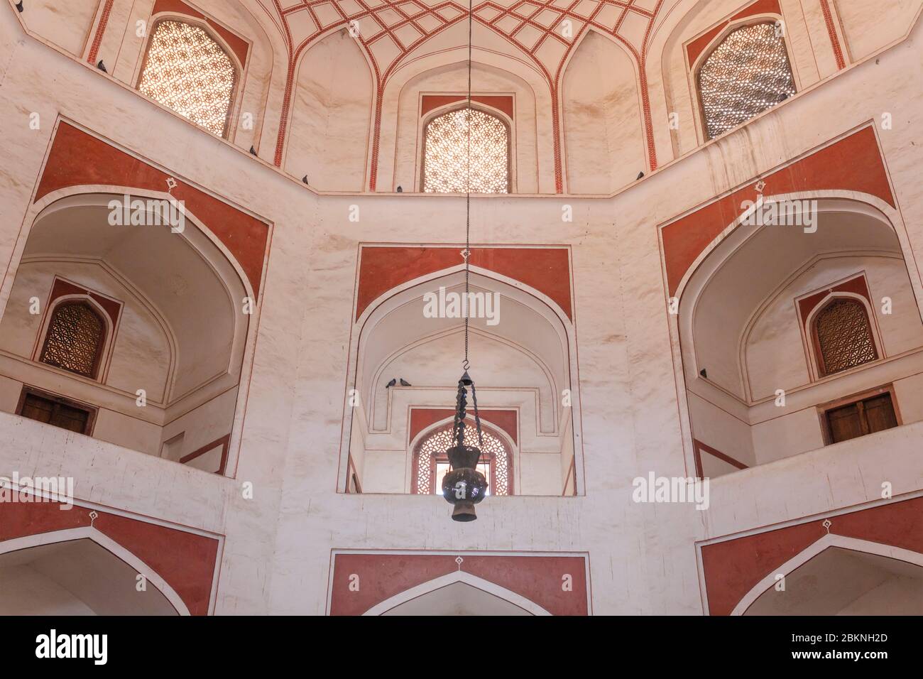 Intérieur de la tombe de Humayun, Delhi, Inde Banque D'Images