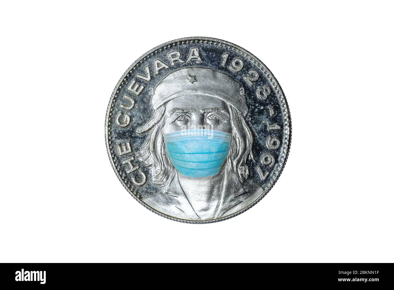 Che pièce d'argent avec masque chirurgical sur Che Guevara de revolutiuon cubain. Concept et symbole de l'île de Cuba à Covid-19 temps. Pandémie de COV-2 du SRAS et Banque D'Images