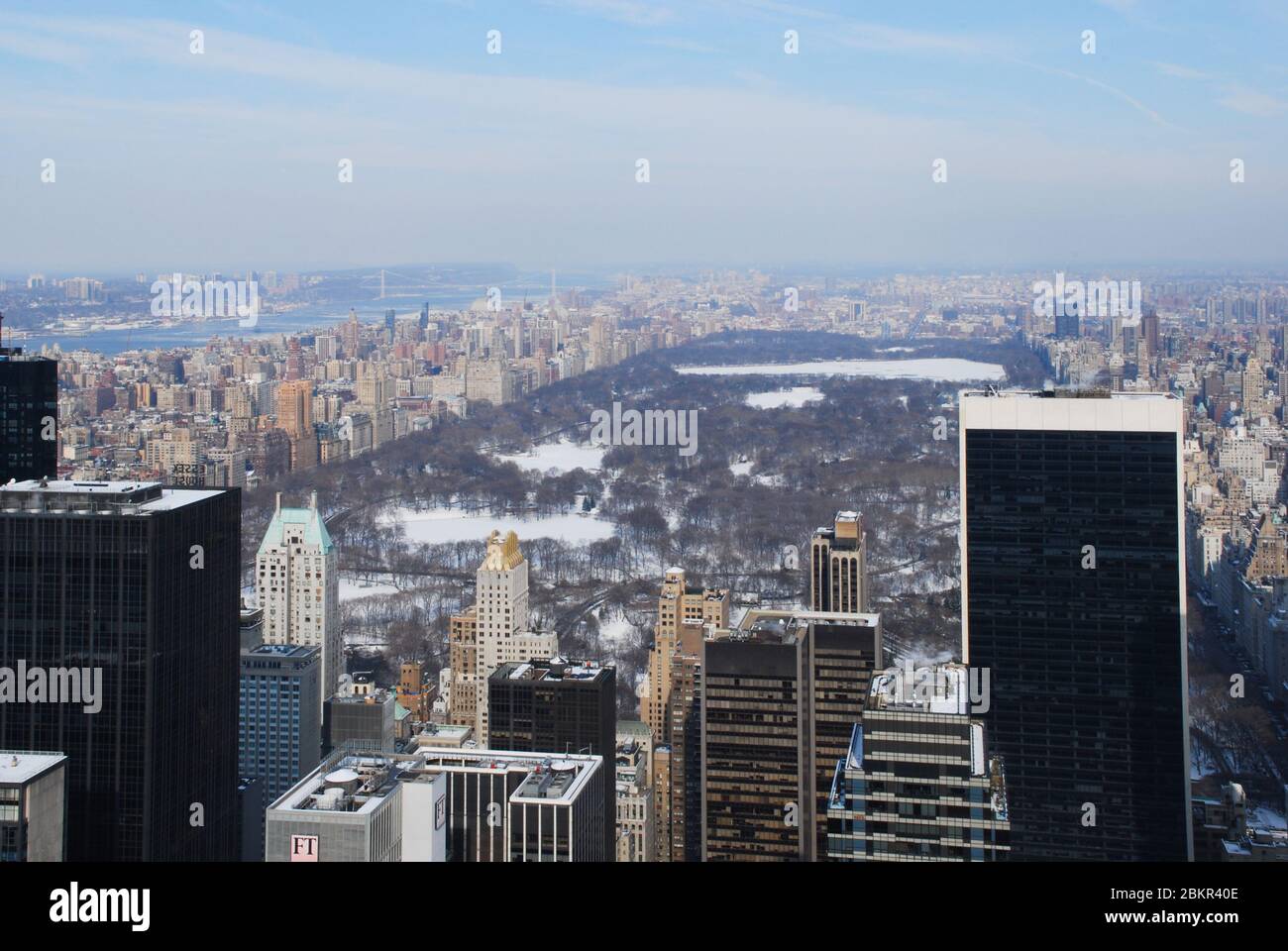 Central Park Solow Building Snow High-Density Manhattan New York Skyline Metropolis Banque D'Images