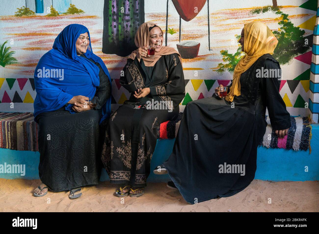 Égypte, haute Égypte, vallée du Nil, village nubien autour d'Assouan, femmes nubiennes Banque D'Images