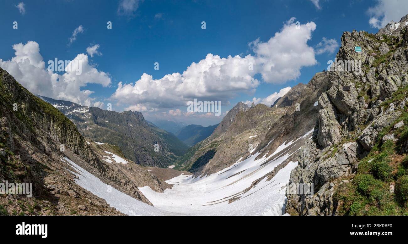 France, haute-Savoie (74), Vallorcine, Réserve naturelle de Vallon de B?rard, vue panoramique du Vallon de B?rard depuis le col éponyme Banque D'Images