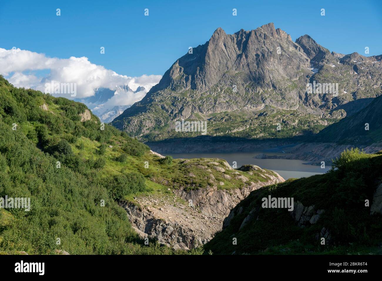 Suisse, Valais, Lac d'Emosson, Col de Barberine, lac Emosson avec au fond la pointe de la Fenive (2838 m) Banque D'Images