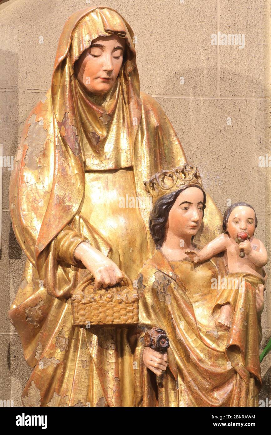 France, haute Vienne, Limoges, chapelle Saint Aurélien (15 XVIIe siècle) appartenant à la fraternité Saint Aurélien, (héritière directe de l'ancienne corporation des bouchers de Limoges), Sainte Anne (à gauche) avec la Vierge et l'enfant Jésus (à rein) Banque D'Images