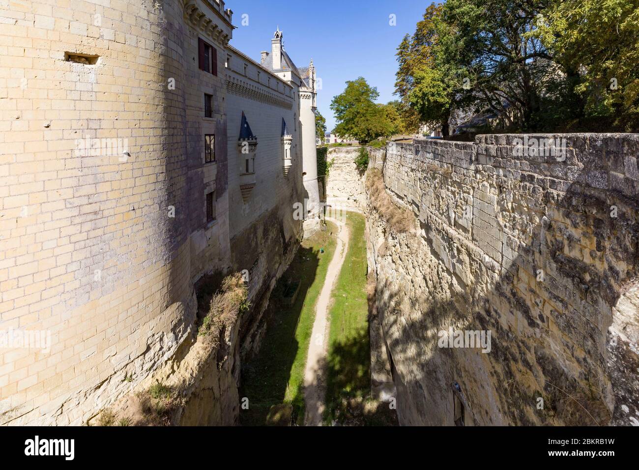 France, Maine et Loire, Vallée de la Loire classée au patrimoine mondial par l'UNESCO, Brez?, Brez? château, le château néo-gothique de Brez ? A la douve sèche la plus profonde d'Europe Banque D'Images