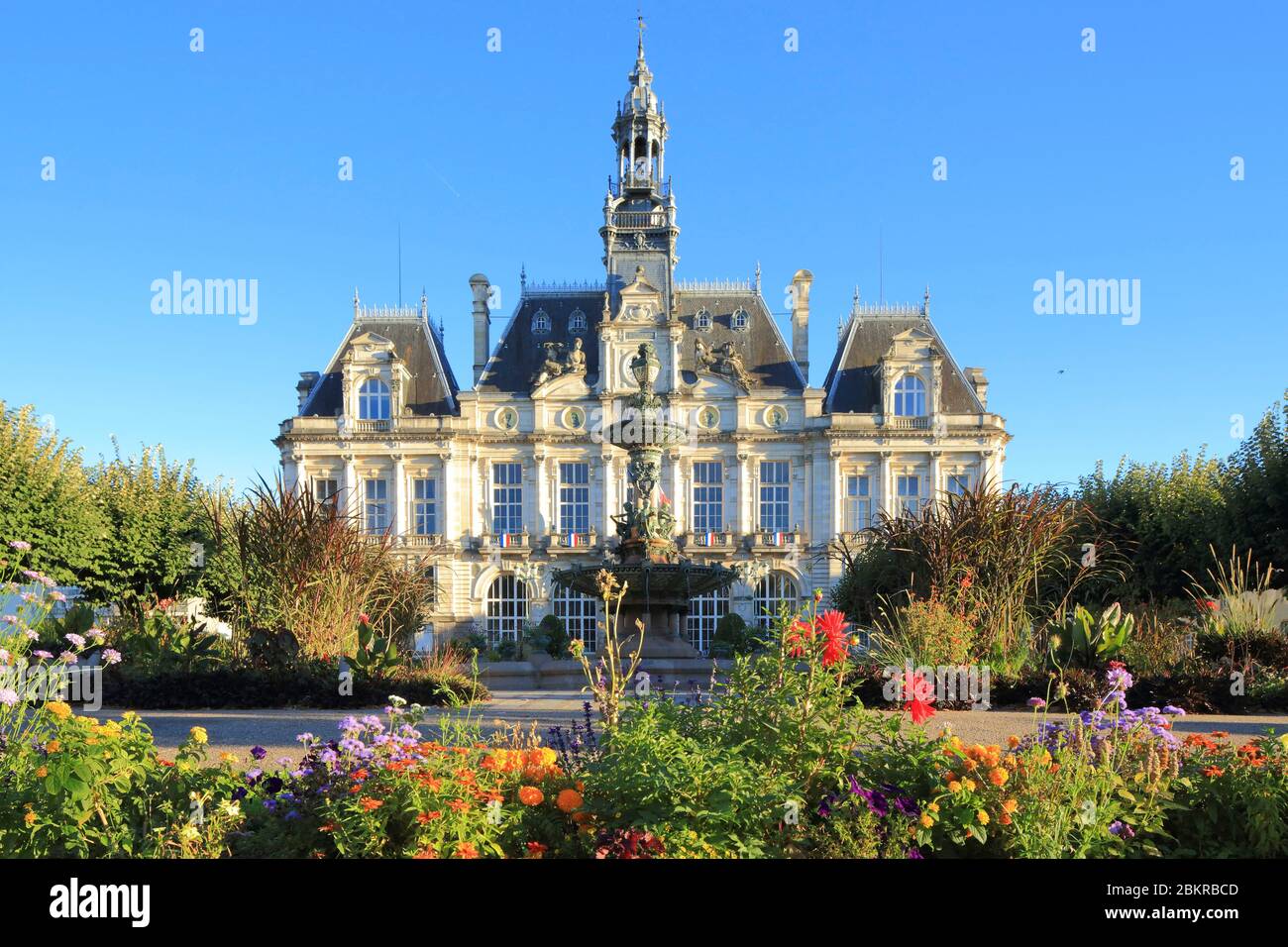 France, haute Vienne, Limoges, place Leon Betoulle, Hôtel de ville conçu dans un style néo-renaissance par Charles Alfred Leclerc et inauguré en 1883 Banque D'Images