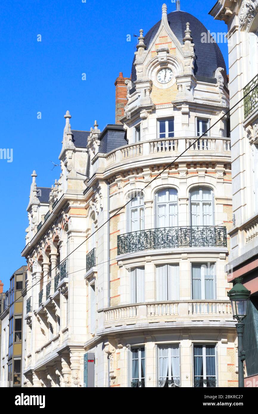 France, Loiret, Orléans, rue de la République, bâtiments du début du XXe siècle Banque D'Images