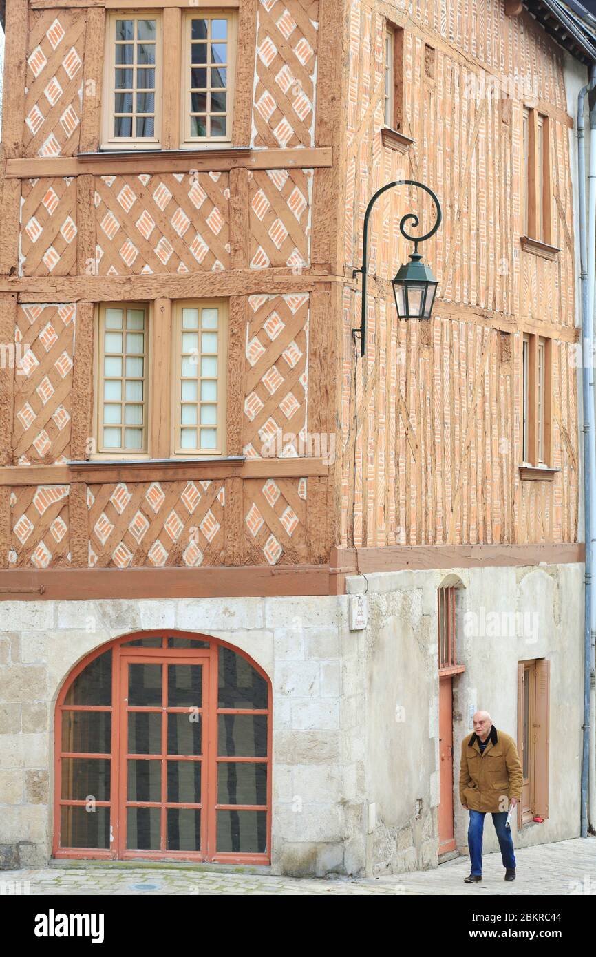 France, Loiret, Orléans, rue de la Poterne, maison à colombages du XVIe siècle Banque D'Images