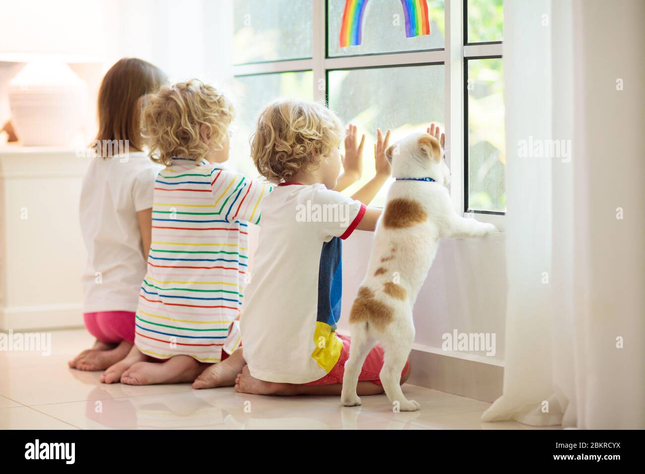 Bebe Arc En Ciel Banque D Image Et Photos Alamy Bebe Arc En Ciel Banque D Image Et Photos Alamy