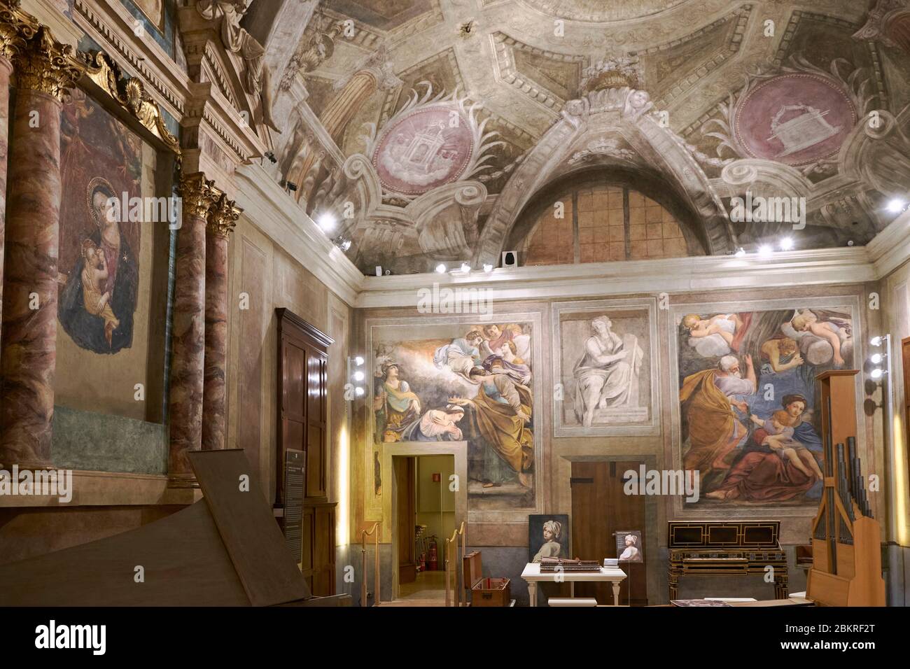 Italie, Emilia Romagna, Bologne, musée d'instruments de musique anciens, l'Oratoire de San Colombano (Oratorio San Colombano) qui abrite la collection Tagliavini, un illustres musicien et musicologue Banque D'Images