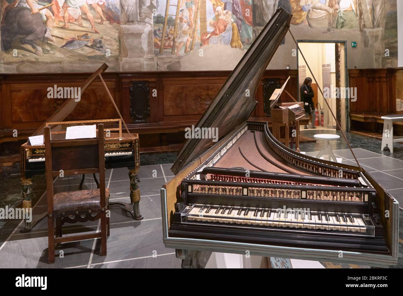 Italie, Emilia Romagna, Bologne, musée d'instruments de musique anciens, l'Oratoire de San Colombano (Oratorio San Colombano) qui abrite la collection Tagliavini, un illustres musicien et musicologue Banque D'Images