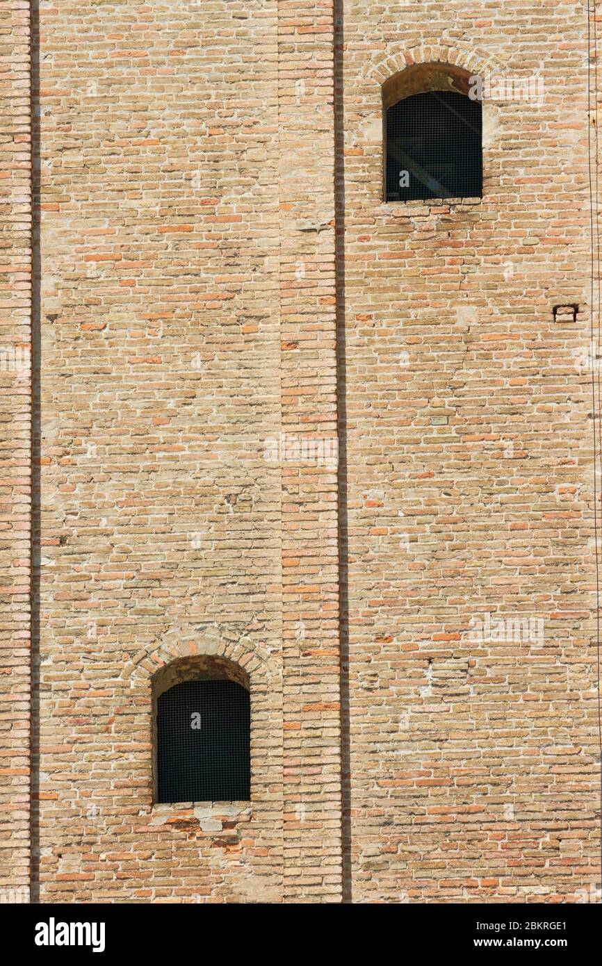 Détail de la Tour du clocher (Campanile) de la Cathédrale de Cesena / Cattedrale di San Giovanni Battista. Banque D'Images