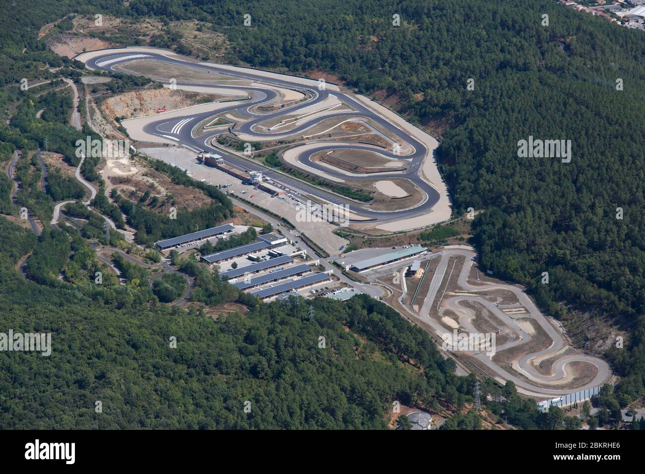 France, Gard, Ales, Ales Cévennes centre mécanique, complexe automobile  comprenant cinq et#x201c; asphalte et#x201d; et cinq et#x201c; saleté  et#x201d; équipement, circuit de vitesse sur route, circuit de karting et  pistes de rallye (