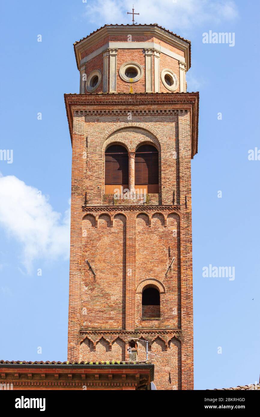 Détail de la Tour du clocher (Campanile) de la Cathédrale de Cesena / Cattedrale di San Giovanni Battista. Banque D'Images