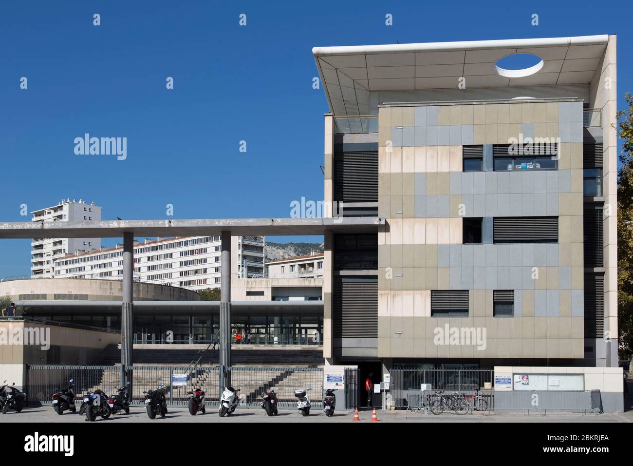 France, Var, Toulon, avenue Roger Devoucoux et Dr Puy, bibliothèque universitaire de droit Banque D'Images