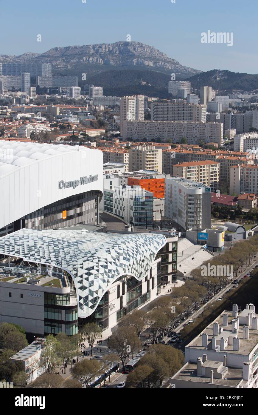 France, Bouches du Rhône, Marseille, le Prado, centre commercial haut de  gamme au pied du stade velodrome, conçu comme un centre commercial sur 4  niveaux avec une verrière par les cabinets d'architecture