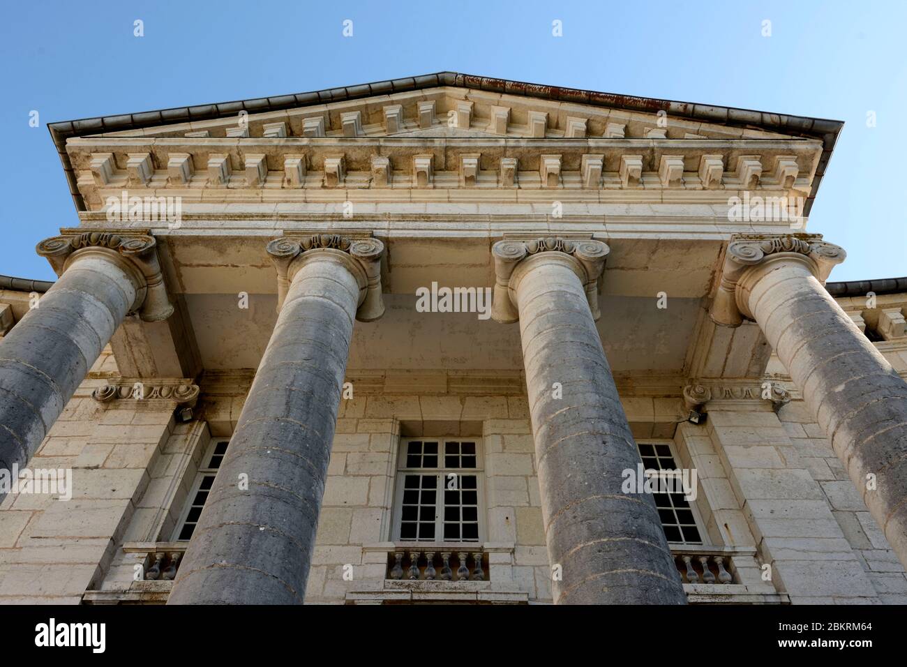 France, Doubs, Moncley, château construit entre 1778 et 1790, façade latérale de cour, colonnes Banque D'Images