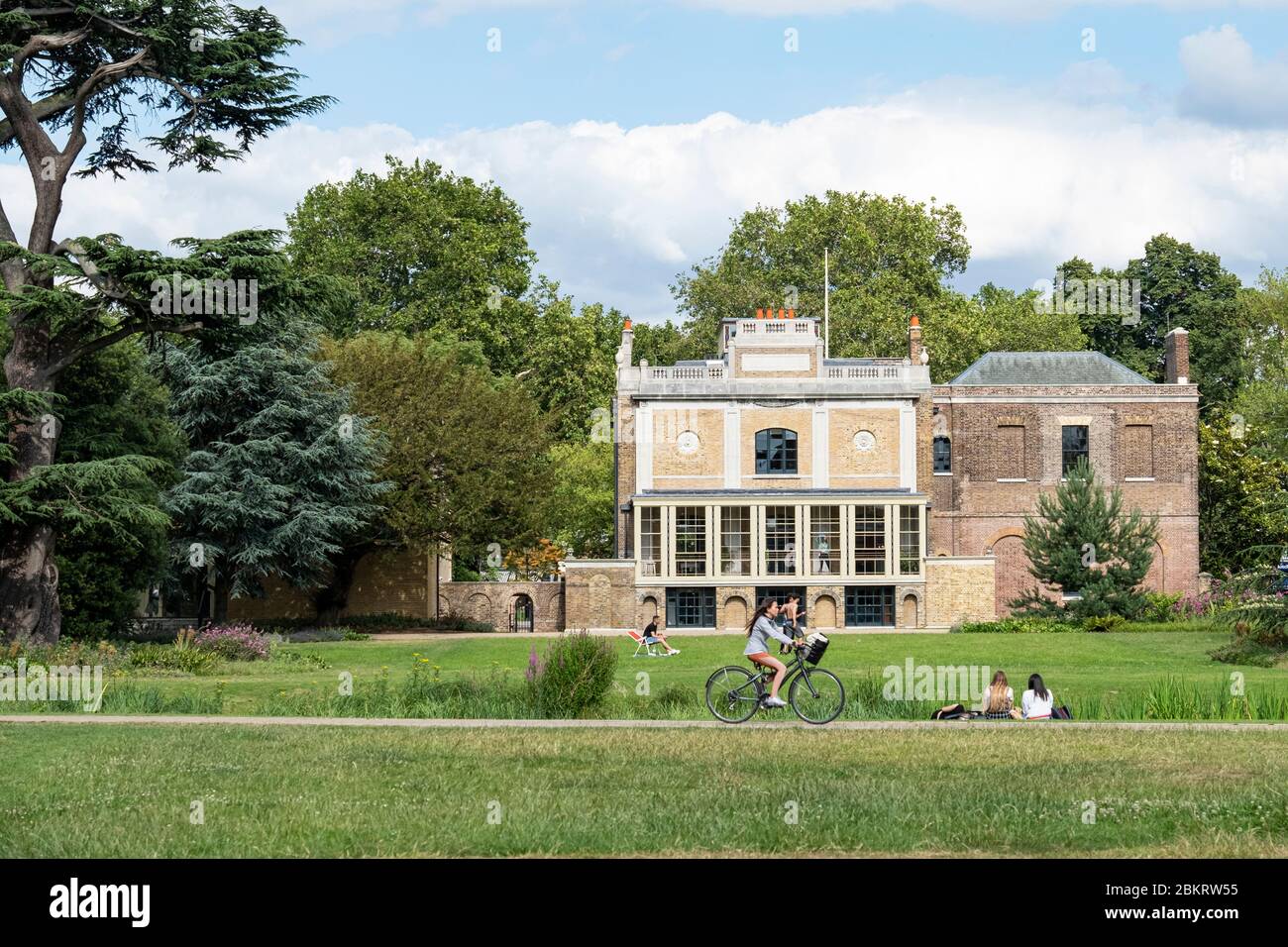 LONDRES- JUILLET 2019: Pizthanger Manor, une maison historique à Ealing, dans l'ouest de Londres - récemment rouverte comme une attraction locale avec galerie et terrain Banque D'Images