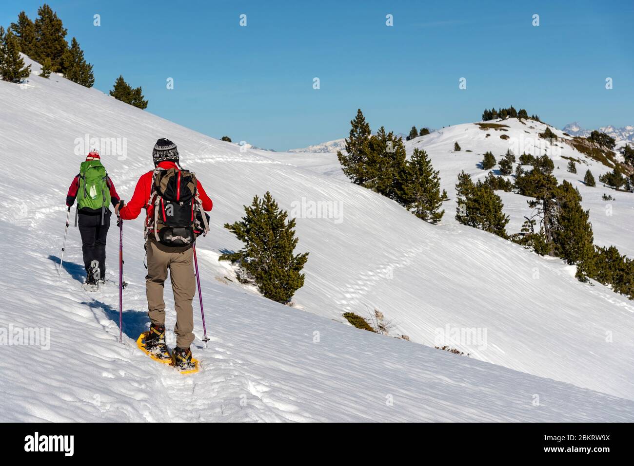 France, Drôme, Parc naturel régional du Vercors, Pi ? Err. ? (2041m), randonneurs sur le Cr?te qui mène au carrefour des quatre routes de la ville par le GR 91 Banque D'Images