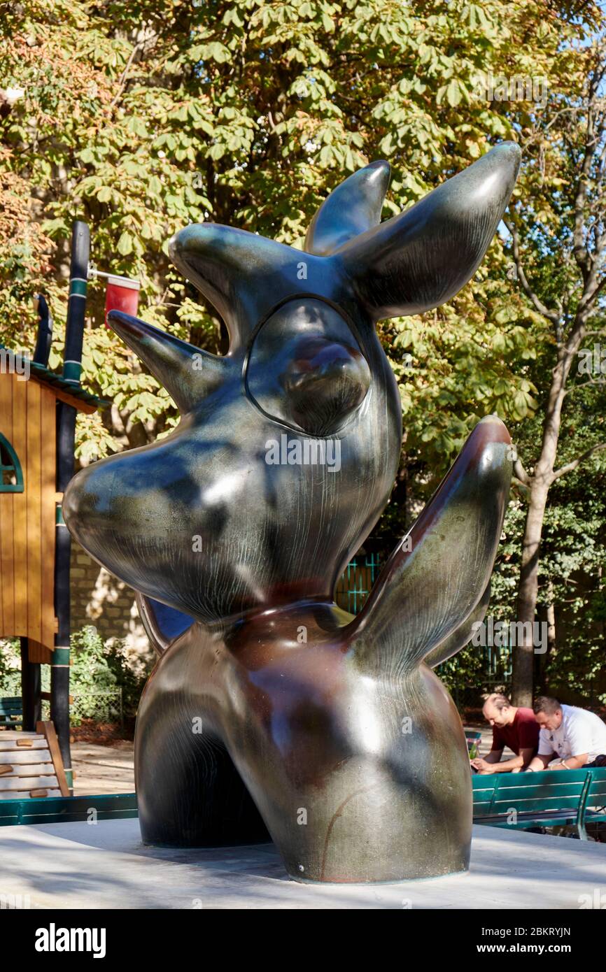 France, Paris, place de la Lune oiseau, la Lune oiseau Sculpture par Joan Miro Banque D'Images
