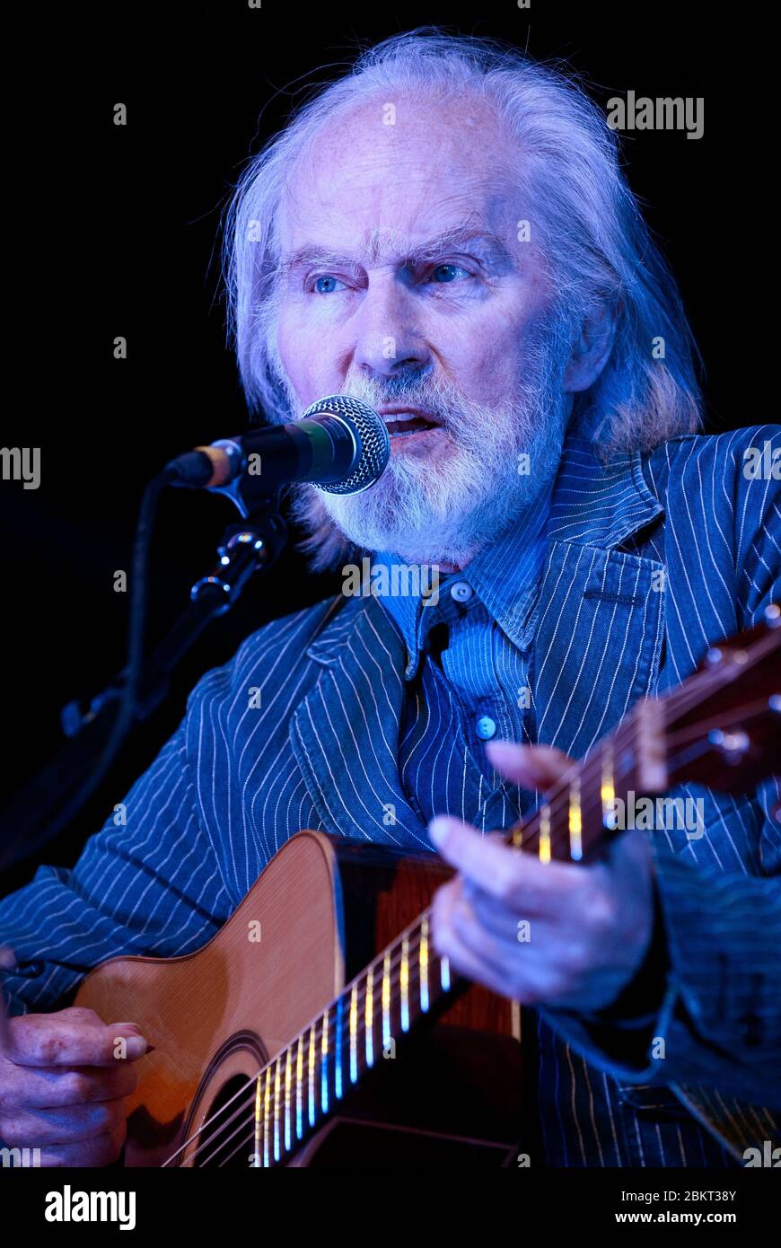 Roy Harper, chanteur de rock folk anglais, se produit au Moseley Folk Festival à Birmingham, en Angleterre, au Royaume-Uni, le vendredi 1er septembre 2012. Photo de Simon Hadley Banque D'Images