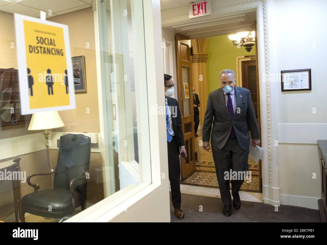Washington, United Stats. 05e mai 2020. Le leader minoritaire du Sénat Charles Schumer, de New York, s'entretient à une conférence de presse à Capitol Hill à Washington, DC, le mardi 5 mai 2020. Photo de Kevin Dietsch/UPI crédit: UPI/Alay Live News Banque D'Images