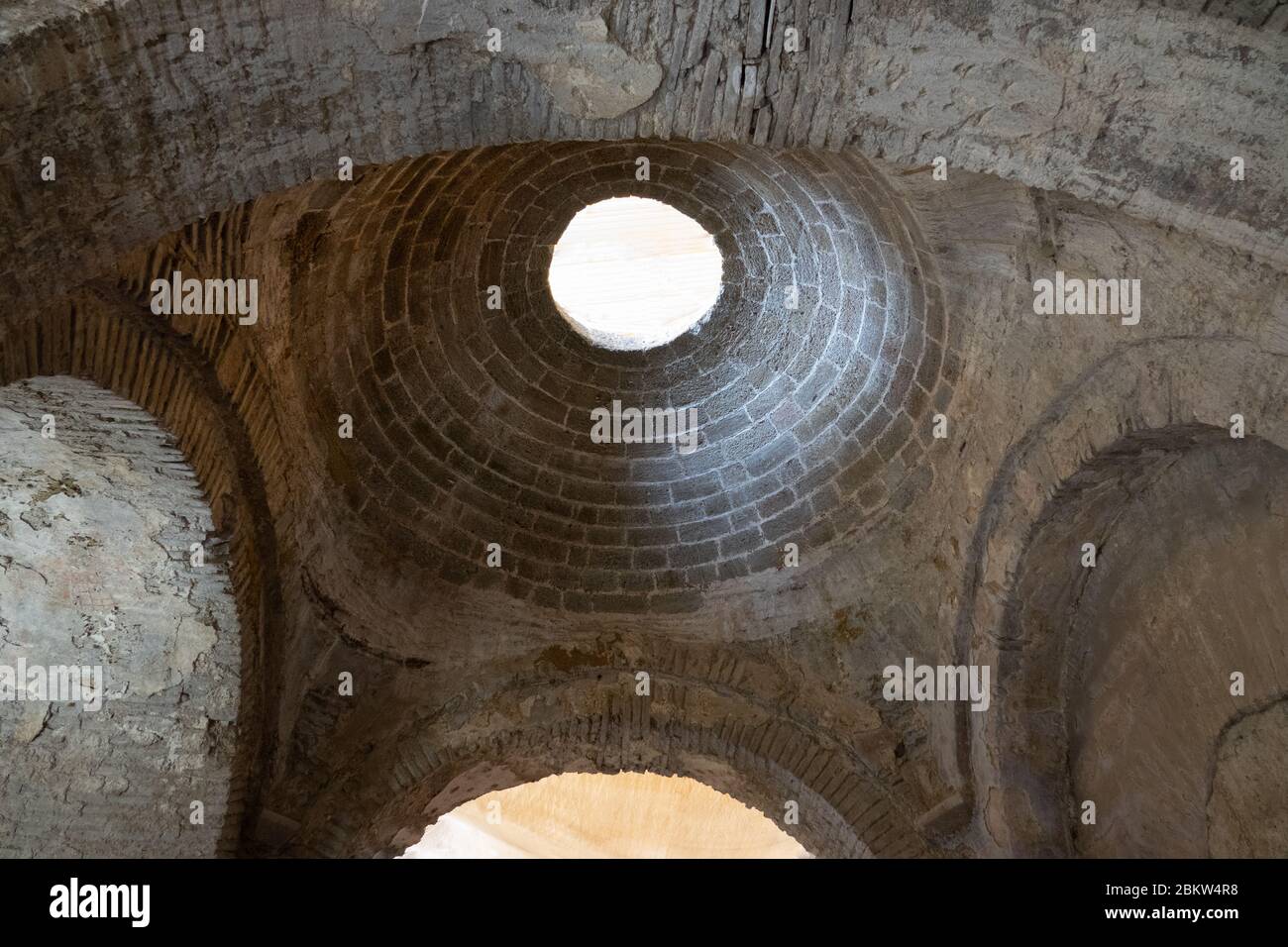 Intérieur de l'ancienne église grecque byzantine de Saint Nicolas le Wonderworker situé dans la ville moderne de Demre, province d'Antalya, Turquie Banque D'Images