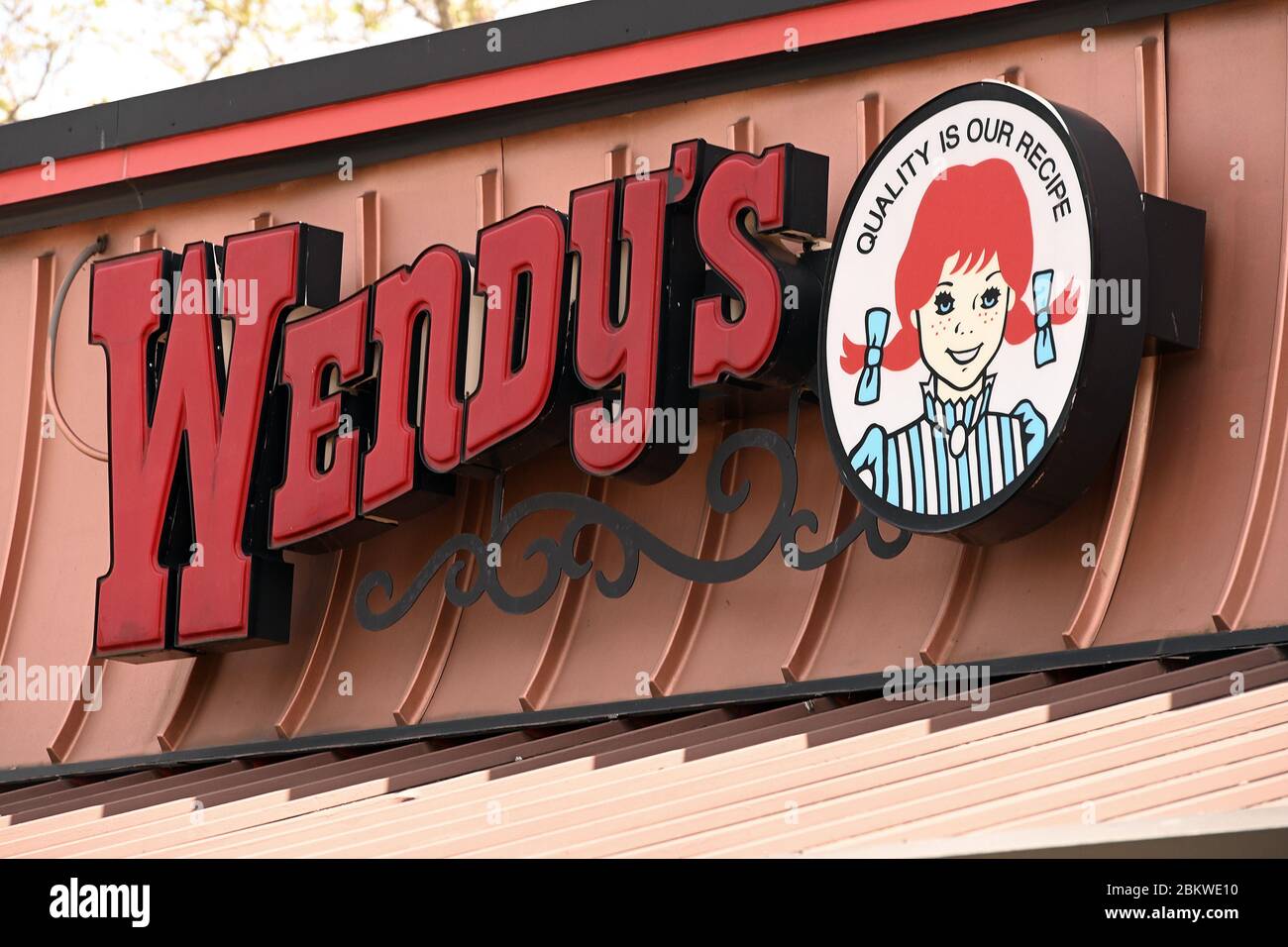 New York, États-Unis. 05e mai 2020. Certaines chaînes de restauration rapide de Wendy tirent temporairement des hamburgers de leur menu, car la pandémie COVID-19 touche les travailleurs de la chaîne d'approvisionnement en viande aux États-Unis, image d'un restaurant Wendy's à New York, NY, le 5 mai 2020. (Anthony Behar/Sipa USA) crédit: SIPA USA/Alay Live News Banque D'Images