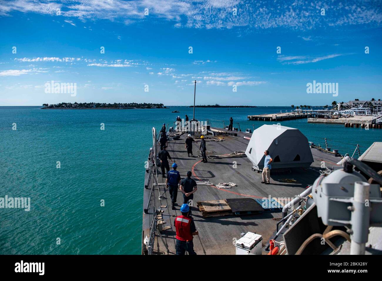 STATION NAVALE KEY WEST, Floride (3 mai 2020) le navire de combat littoral de classe Freedom USS Detroit (LCS 7) quitte la station navale Key West, Floride Detroit est déployé dans la zone de commandement du Sud des États-Unis pour soutenir la mission de la Force opérationnelle interagences Sud, Qui comprend la lutte contre le trafic illicite de drogues dans les Caraïbes et le Pacifique oriental. (ÉTATS-UNIS Photo de la marine par le Spécialiste des communications de masse 2e classe Anderson W. Branch/Released) Banque D'Images