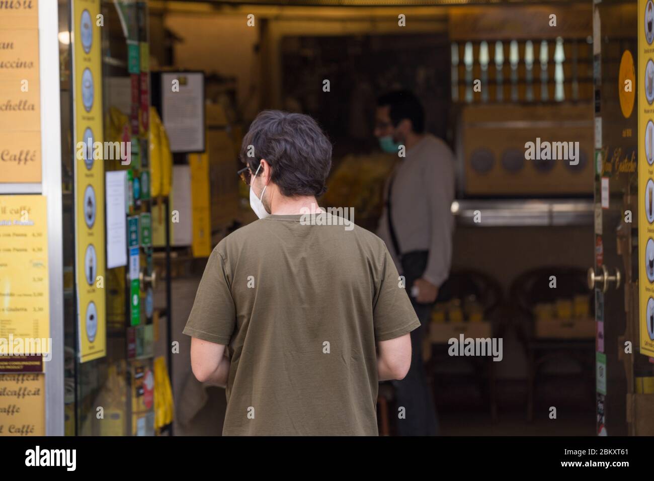 Roma, Italie. 05e mai 2020. Vue du bar Sant'Eustache à Rome après le début de la phase 2 de Covid-19, hier, 4 mai 2020, les bars ont rouvert après deux mois de confinement (photo de Matteo Nardone/Pacific Press) crédit: Pacific Press Agency/Alay Live News Banque D'Images