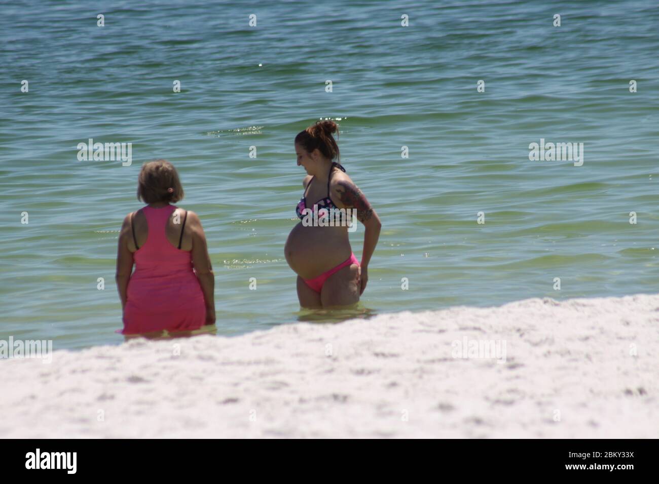 #SocialDistaancing sur la plage de Pensacola, Floride. Banque D'Images