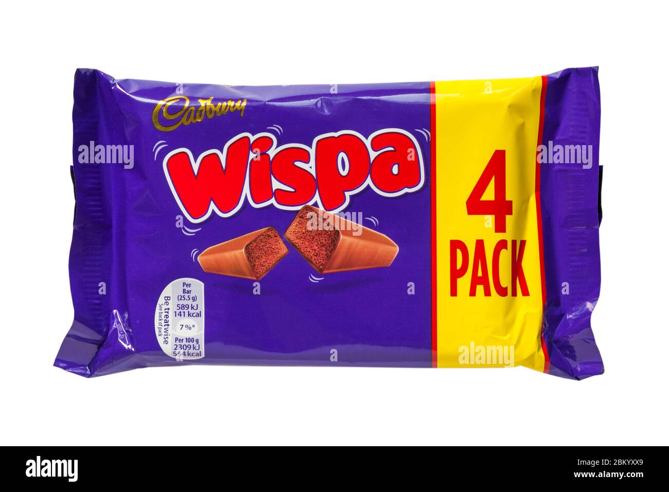 Sachet de chocolat Cadbury Wispa isolé sur fond blanc - lot 4 pack Banque D'Images