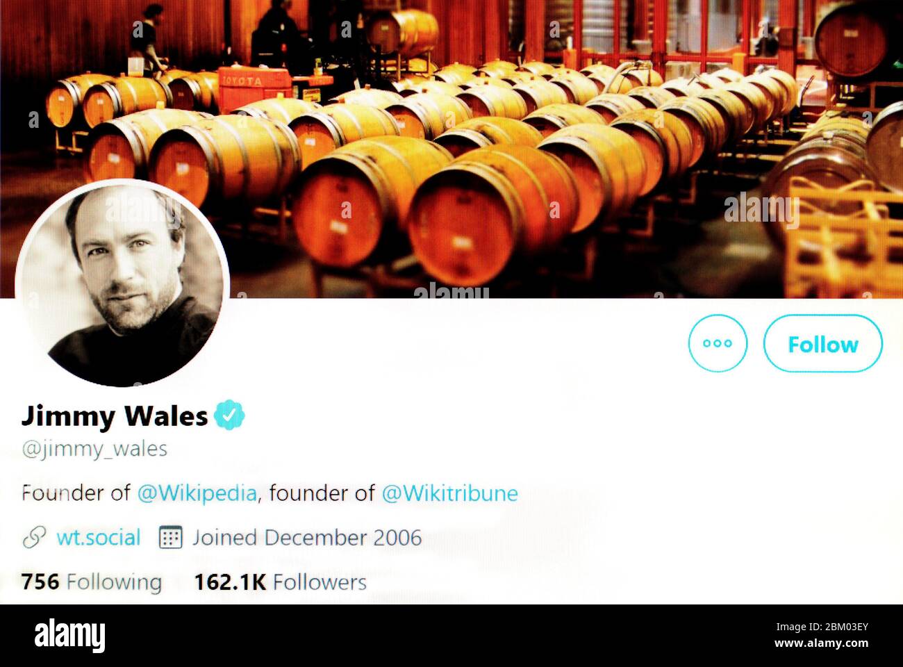 Page Twitter (mai 2020) : Jimmy Wales, fondateur de Wikipedia Banque D'Images