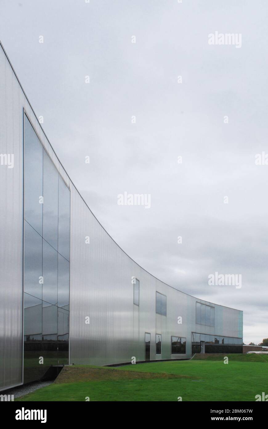 Revêtement en polycarbonate translucide 2000S Laban Centre, King Charles court, Greenwich Peninsula, Londres SE10 9JF par Herzog & de Meuron Banque D'Images