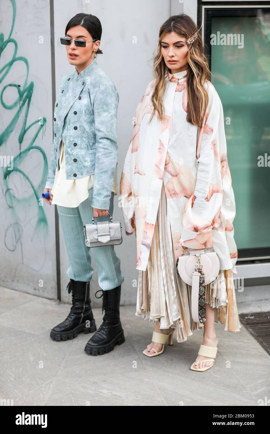 19 fevrier 2020 les mannequins portent des vetements tendance pendant le defile de mode Armani a la semaine de la mode des femmes automne hiver 2020 a Milan Photo Stock Alamy