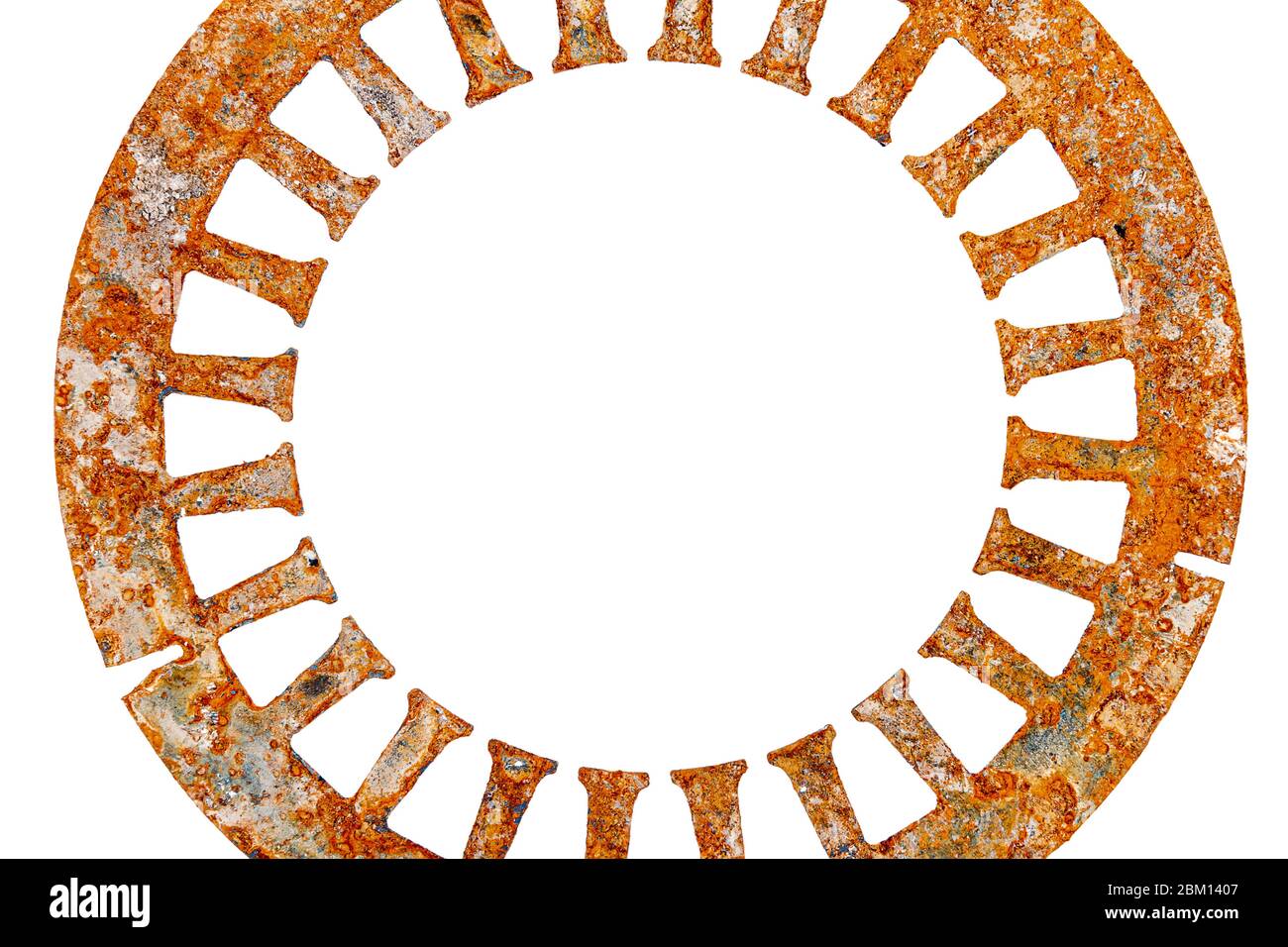 Gros plan sur les vieux détails rouillés isolés sur fond blanc Banque D'Images