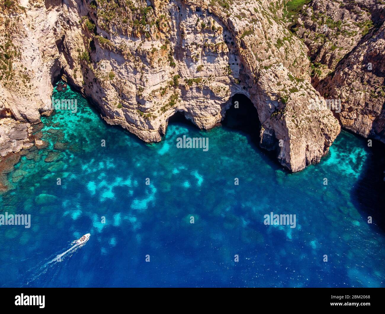 Grotte bleue à Malte. Vue aérienne de la mer Méditerranée Banque D'Images