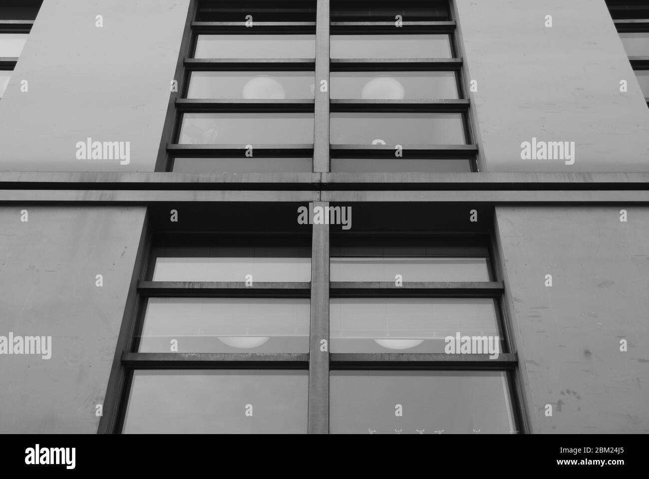 Architecture moderniste acier en béton gris Ambassade royale danoise, Ambassade d'Islande 55 Sloane St, Knightsbridge, Londres SW1X 9SR par Arne Jacobsen Banque D'Images