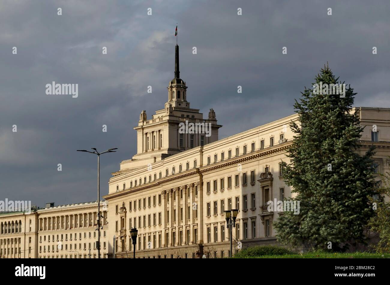 Centre administratif d'Etat avec bâtiment du Conseil des Ministres et de l'Assemblée nationale ou du Parlement bulgare, Sofia, Bulgarie, Europe Banque D'Images