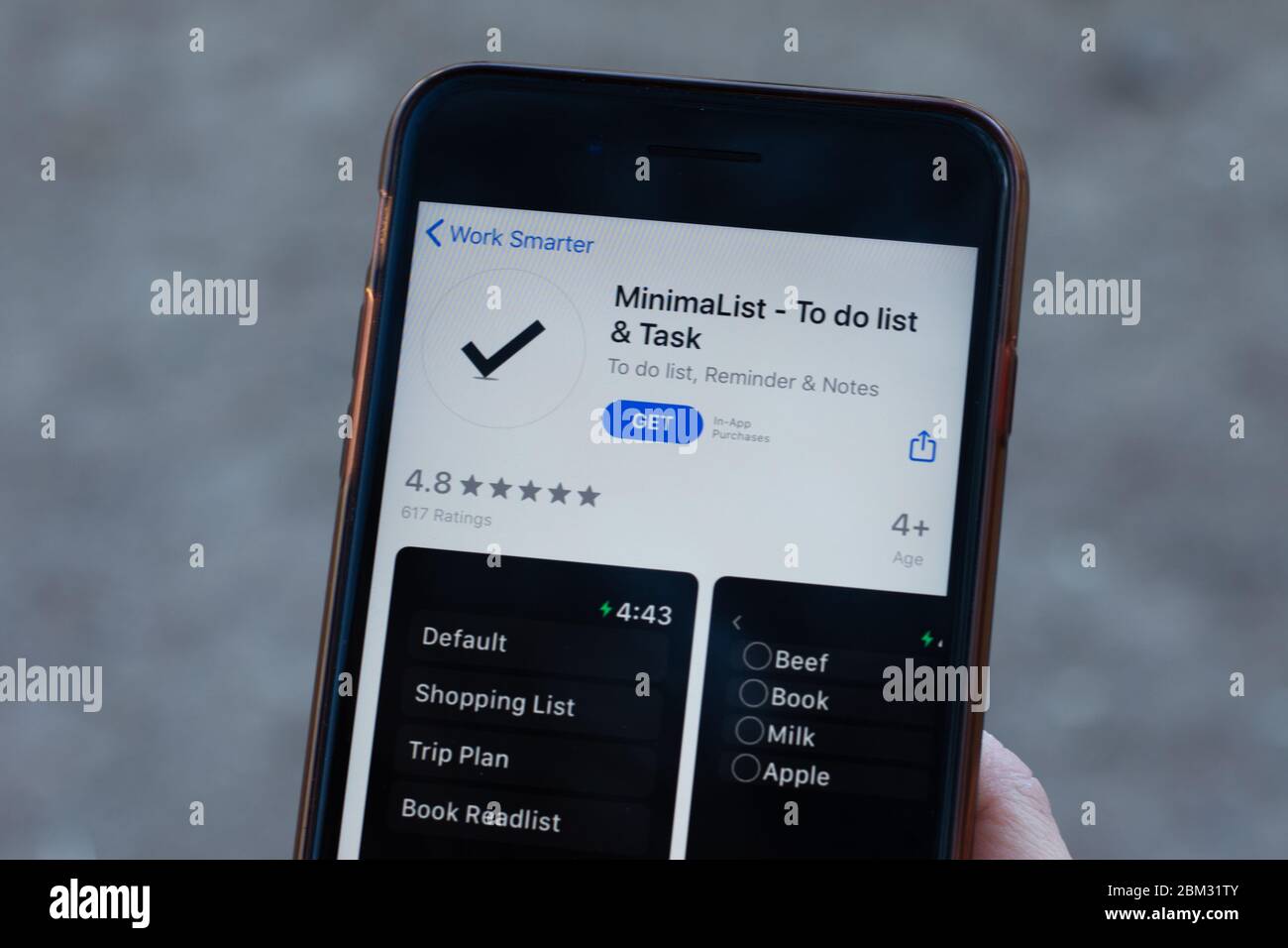 New York, Etats-Unis - 1er mai 2020 : gros plan du logo minimaliste de l'application sur l'écran du téléphone, illustration éditoriale Banque D'Images