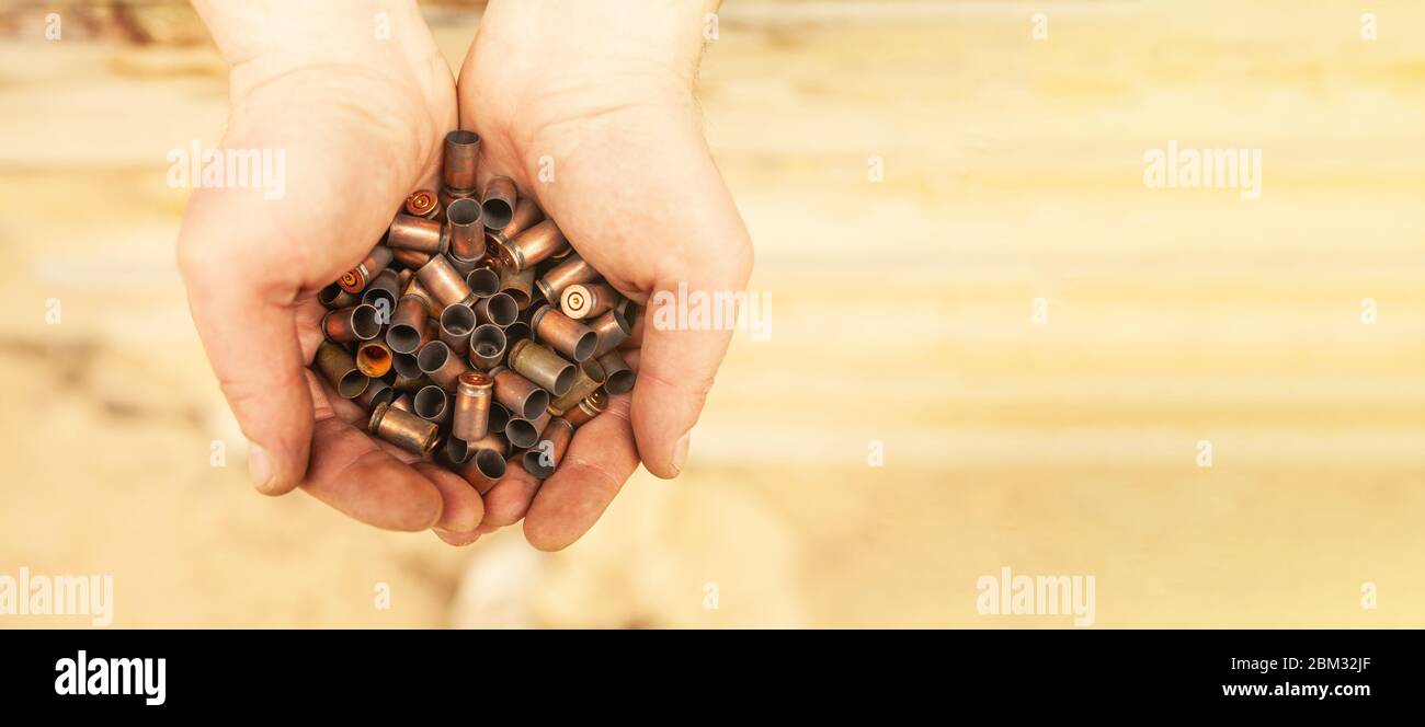 palm pistol banque d image et photos alamy