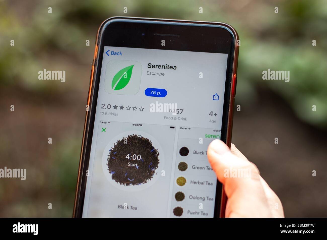 New York, Etats-Unis - 1er mai 2020 : gros plan du logo de l'application Serenitea sur l'écran du téléphone, éditorial Banque D'Images