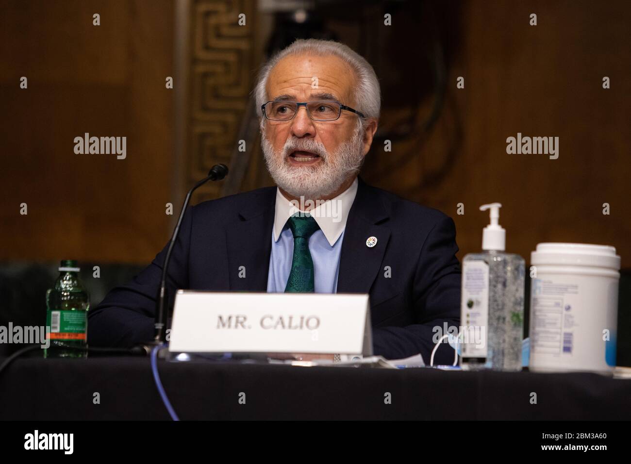 Nicholas Calio, président et chef de la direction de Airlines for America, témoigne lors de sa déclaration d'ouverture sur Capitol Hill, à Washington, DC, le mercredi 6 mai 2020, lors d'un comité sénatorial américain du commerce, des sciences et des transports, sur l'état de l'industrie de l'aviation et l'impact de la pandémie du coronavirus. Graeme Jennings/Pool via CNP /MediaPunch Banque D'Images